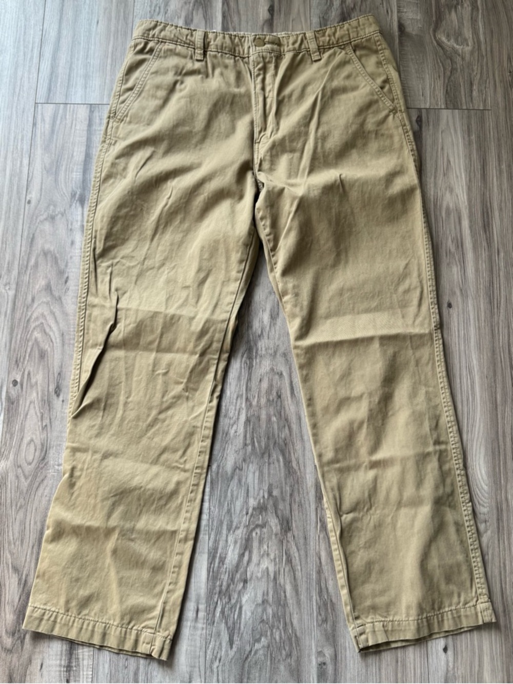 Levi’s Men's Classic XX Chino Relaxed Straight Pants in Khaki